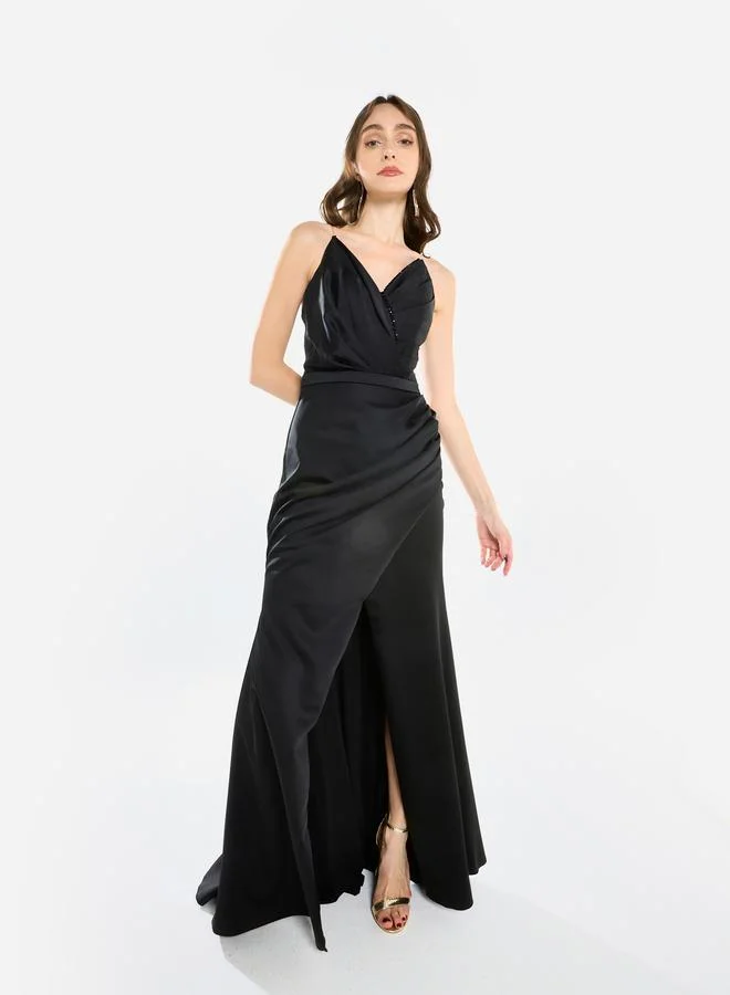 هاوس اوف مودا فستان سهرة طويل بتصميم درابيه